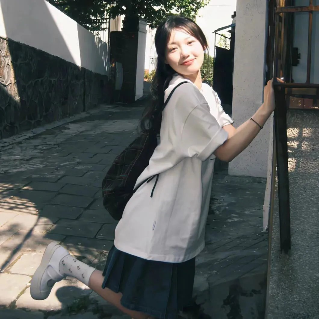 草裙诱春